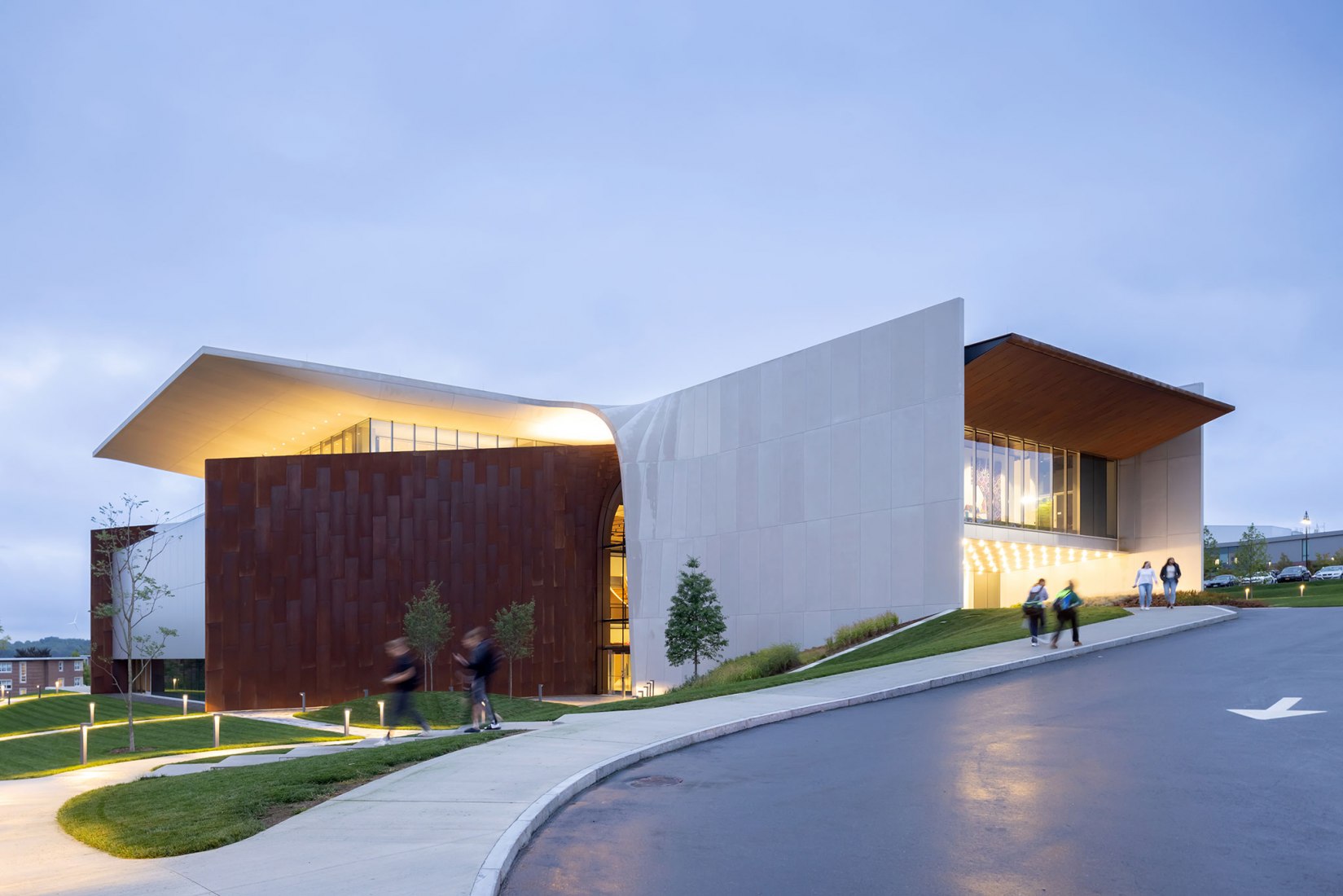 Centro de Artes Escénicas del College of the Holy Cross Prior por DS+R. Fotografía por Iwan Baan.