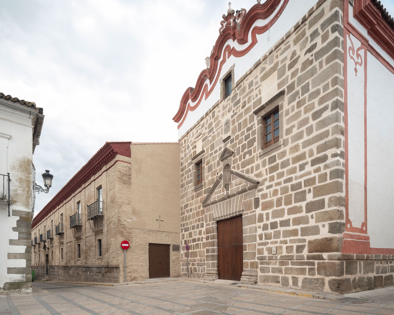 Renovation and conditioning of the Jesuit College by DUNAR arquitectos + TRAX. Photograph Nicolás Yazigi.