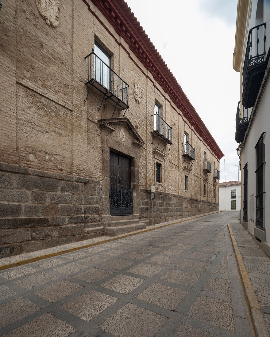 Renovation and conditioning of the Jesuit College by DUNAR arquitectos + TRAX. Photograph Nicolás Yazigi.