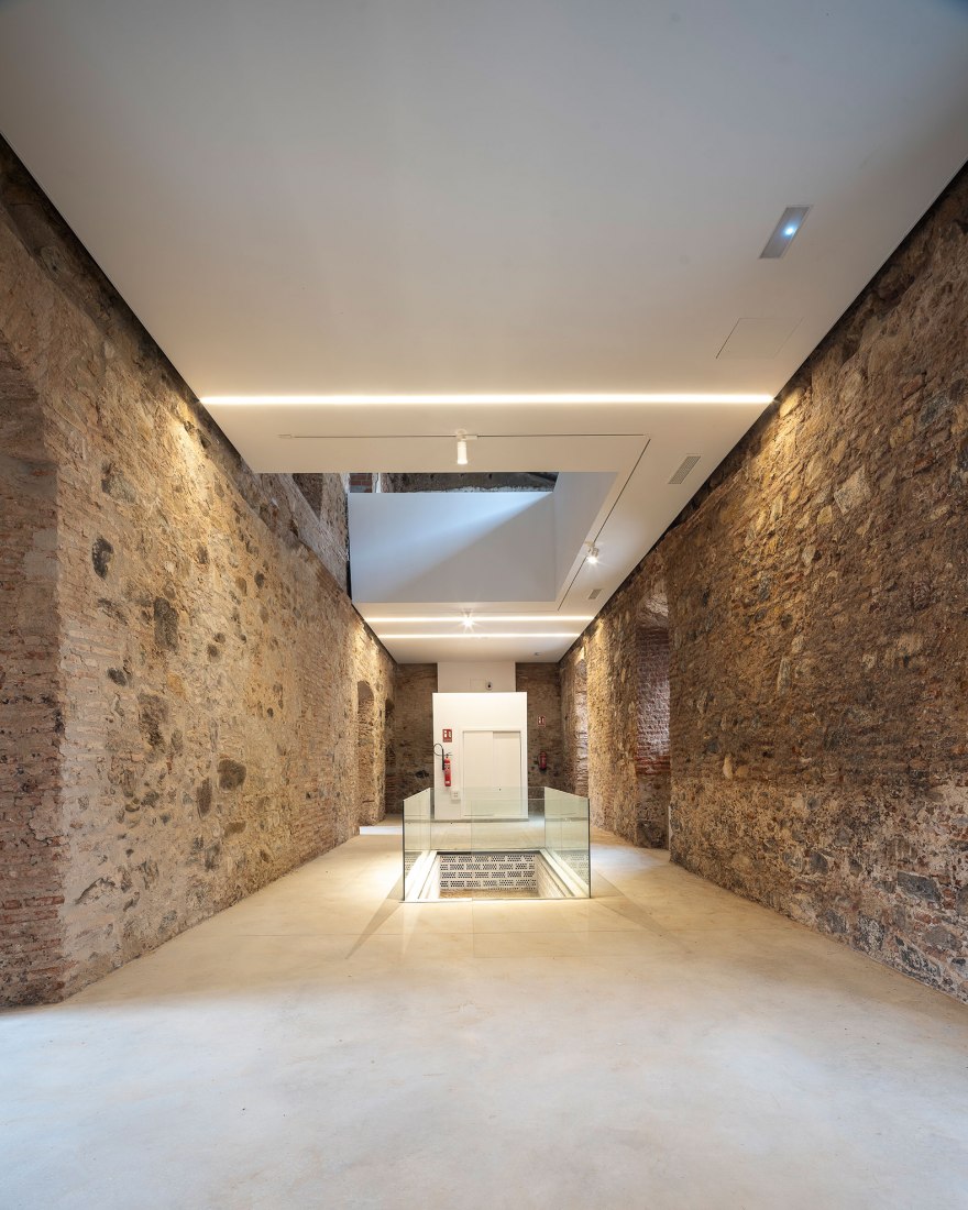 Renovation and conditioning of the Jesuit College by DUNAR arquitectos + TRAX. Photograph Nicolás Yazigi.