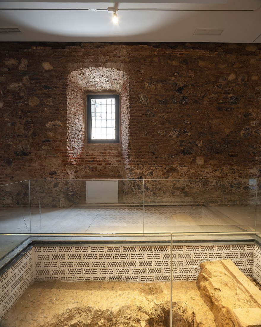 Renovation and conditioning of the Jesuit College by DUNAR arquitectos + TRAX. Photograph Nicolás Yazigi.