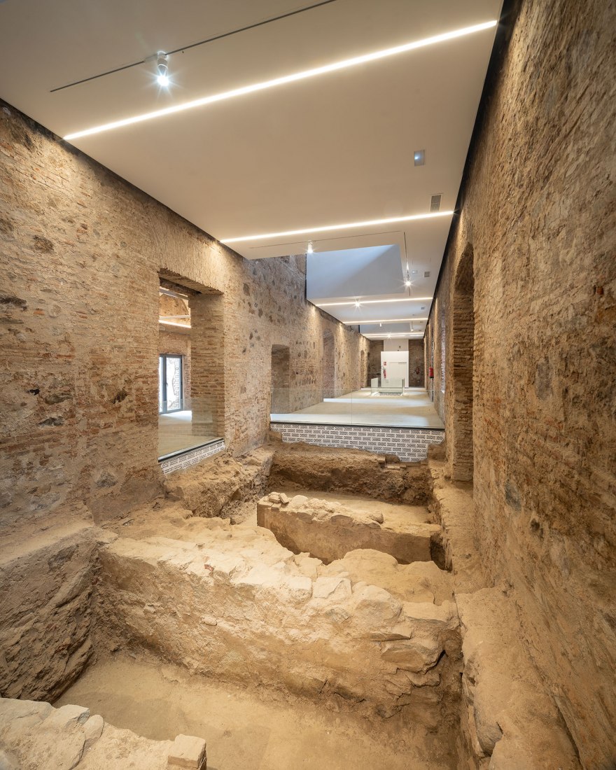 Renovation and conditioning of the Jesuit College by DUNAR arquitectos + TRAX. Photograph Nicolás Yazigi.