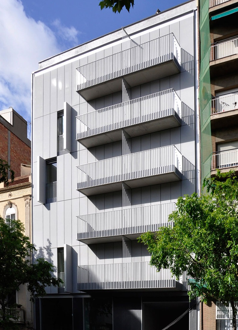 Outside view. Arizala's building by AVA Studio scp. Photograph © Cristian Naudín. Courtesy of AVA Studio scp.