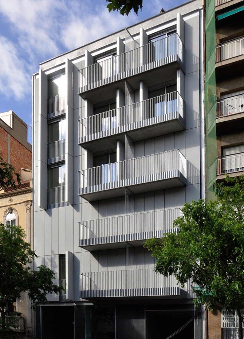 Outside view. Arizala's building by AVA Studio scp. Photograph © Cristian Naudín. Courtesy of AVA Studio scp. 