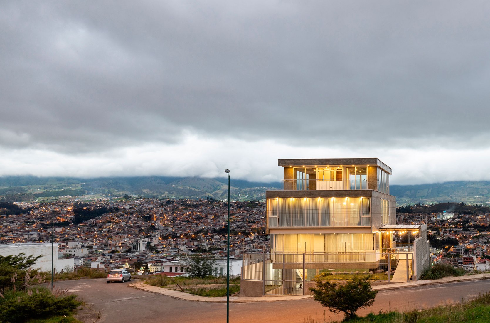Casa D4 por Edwin Hurtado + Holger Cuadrado. Fotografía por Juan Alberto Andrade.