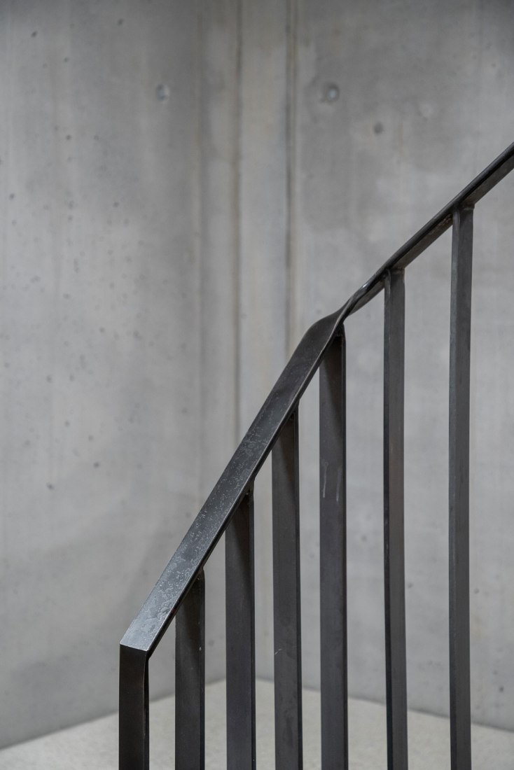 Residencia Eisenerz por Apropos Architects. Fotografía por Alex Shoots Buildings.