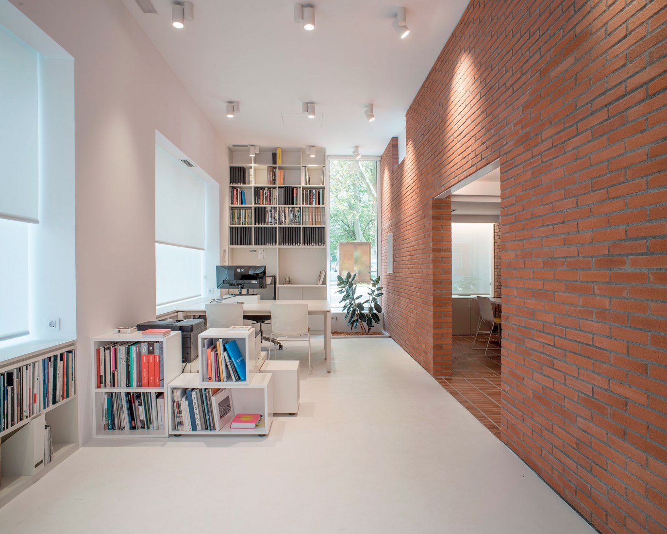Architectural studio by Ekain Arquitectura. Photograph by César San Millán