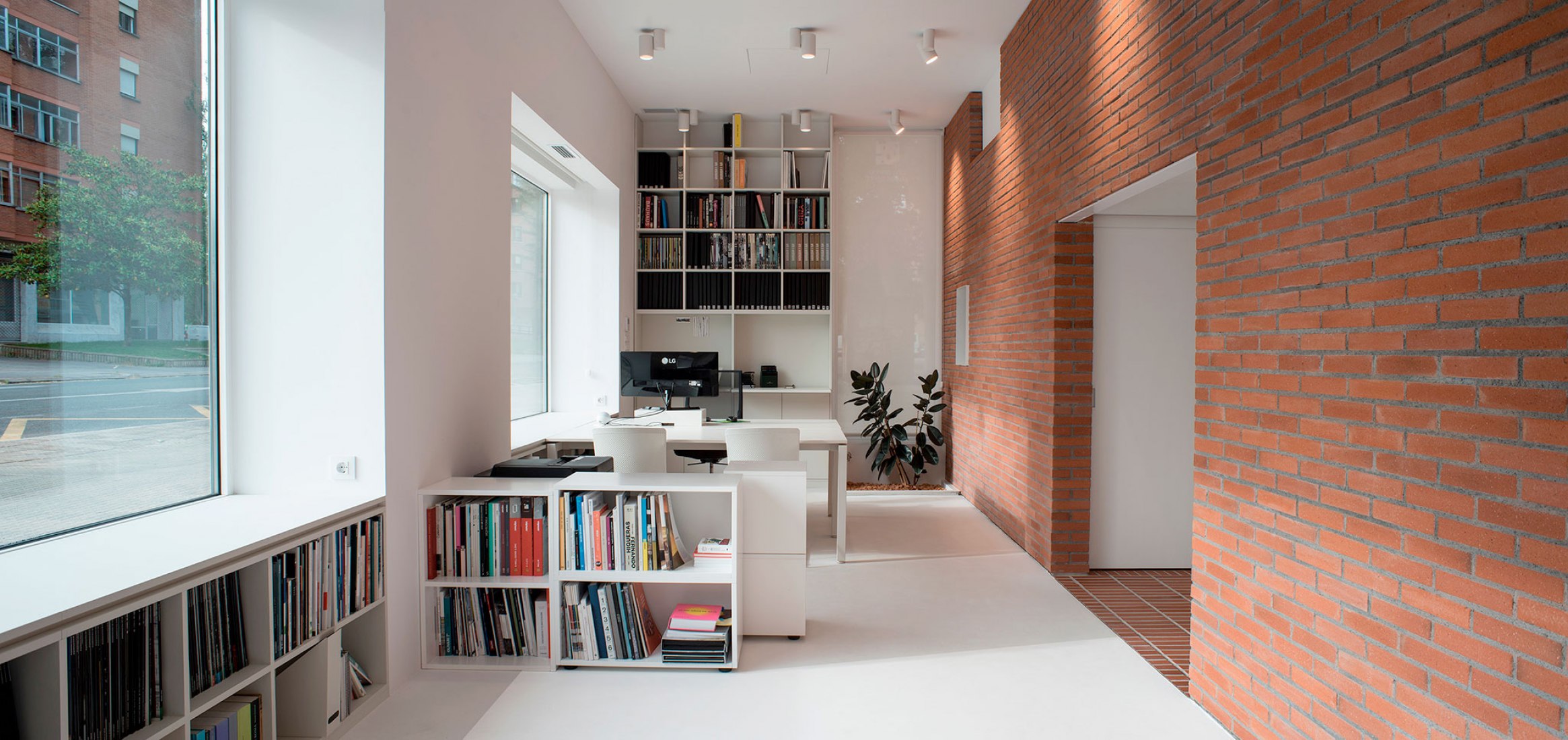 Architectural studio by Ekain Arquitectura. Photograph by César San Millán