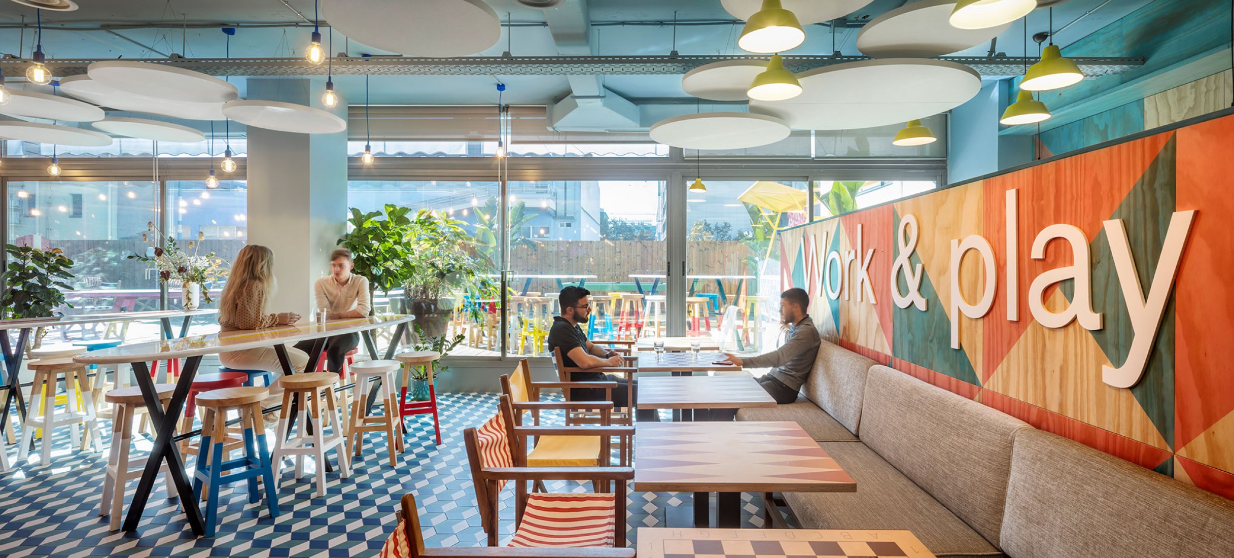 Effective Communication Offices by El Equipo Creativo. Photograph by Adrià Goula