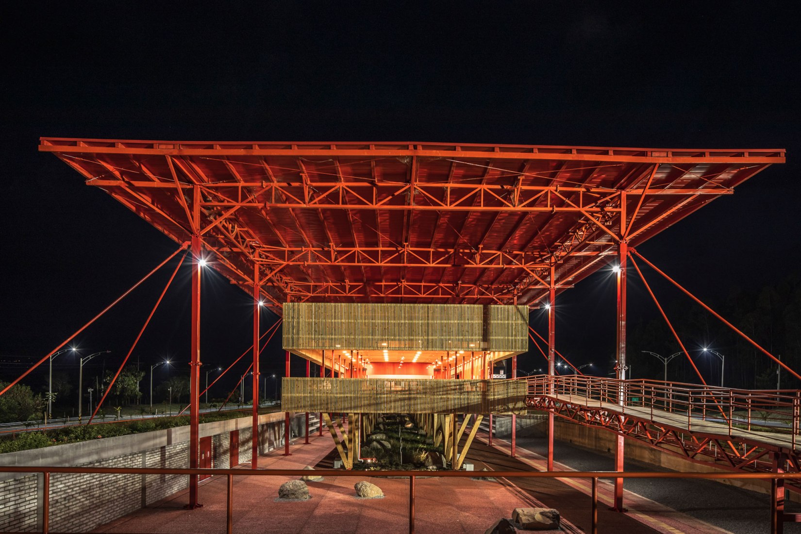 Control and operations center by El Equipo Mazzanti. Photograph by Pequeño Robot - Alejandro Arango.