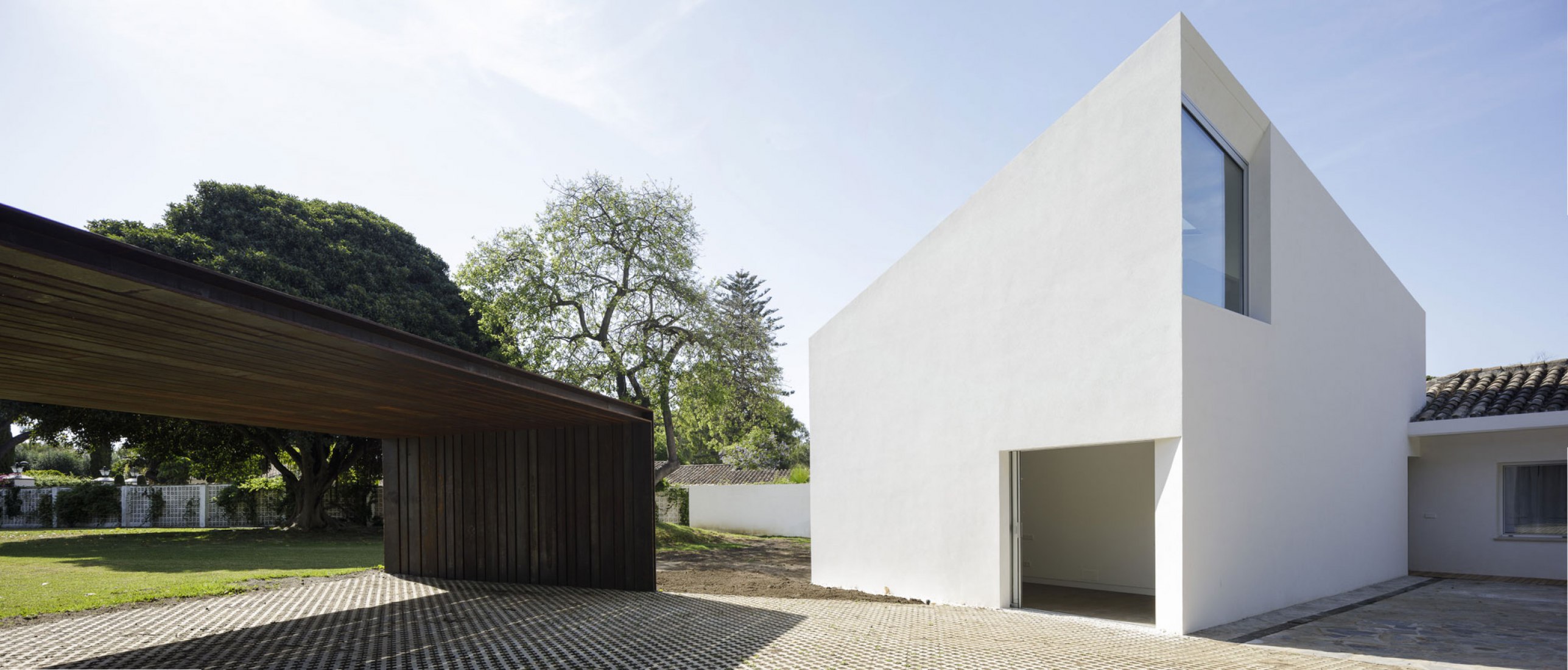 Vista exterior. Pabellón de invitados de Villa Magnolia, nuevo proyecto por El Muelle. Fotografía por Fernando Alda