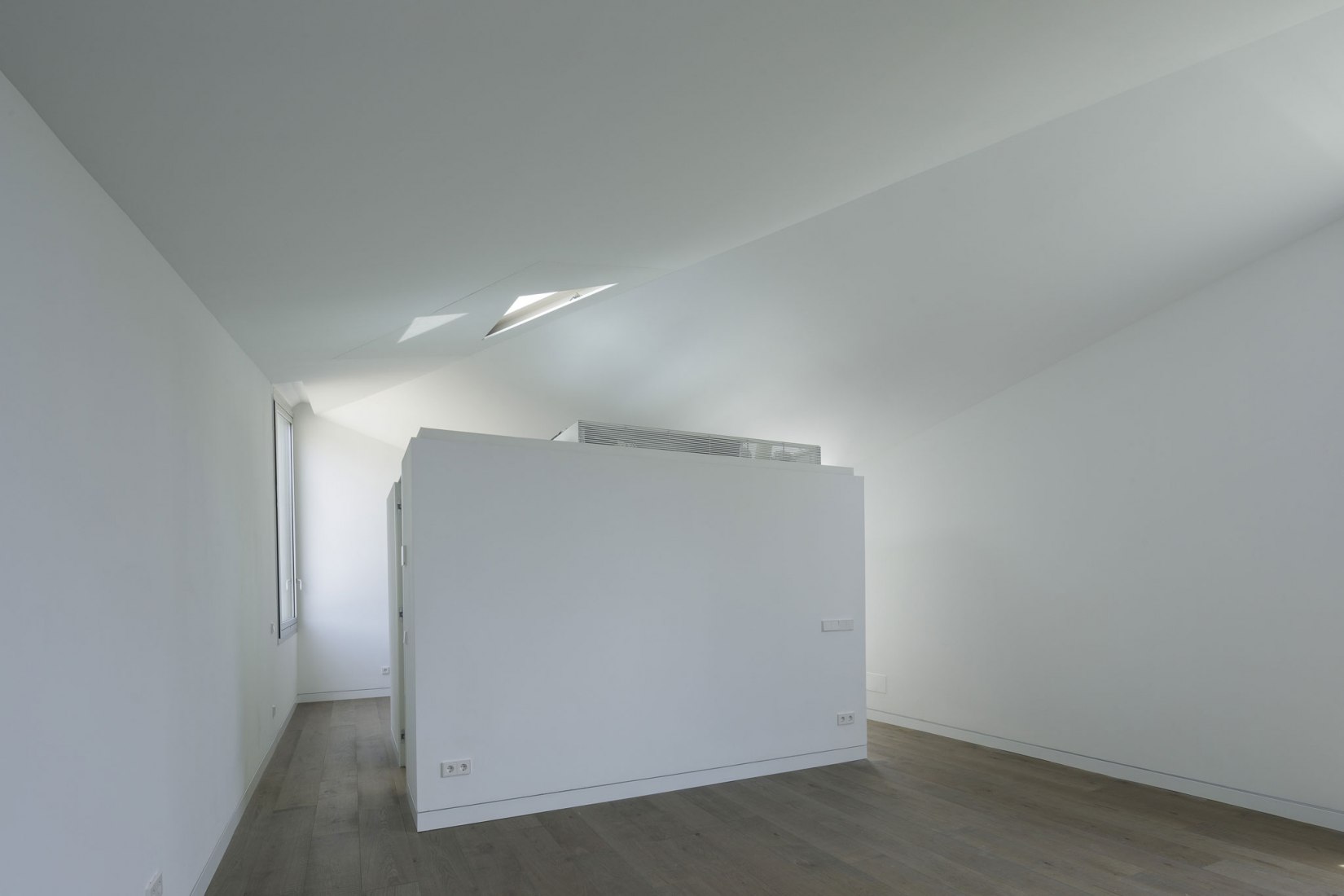 Vista interior. Pabellón de invitados de Villa Magnolia, nuevo proyecto por El Muelle. Fotografía por Fernando Alda