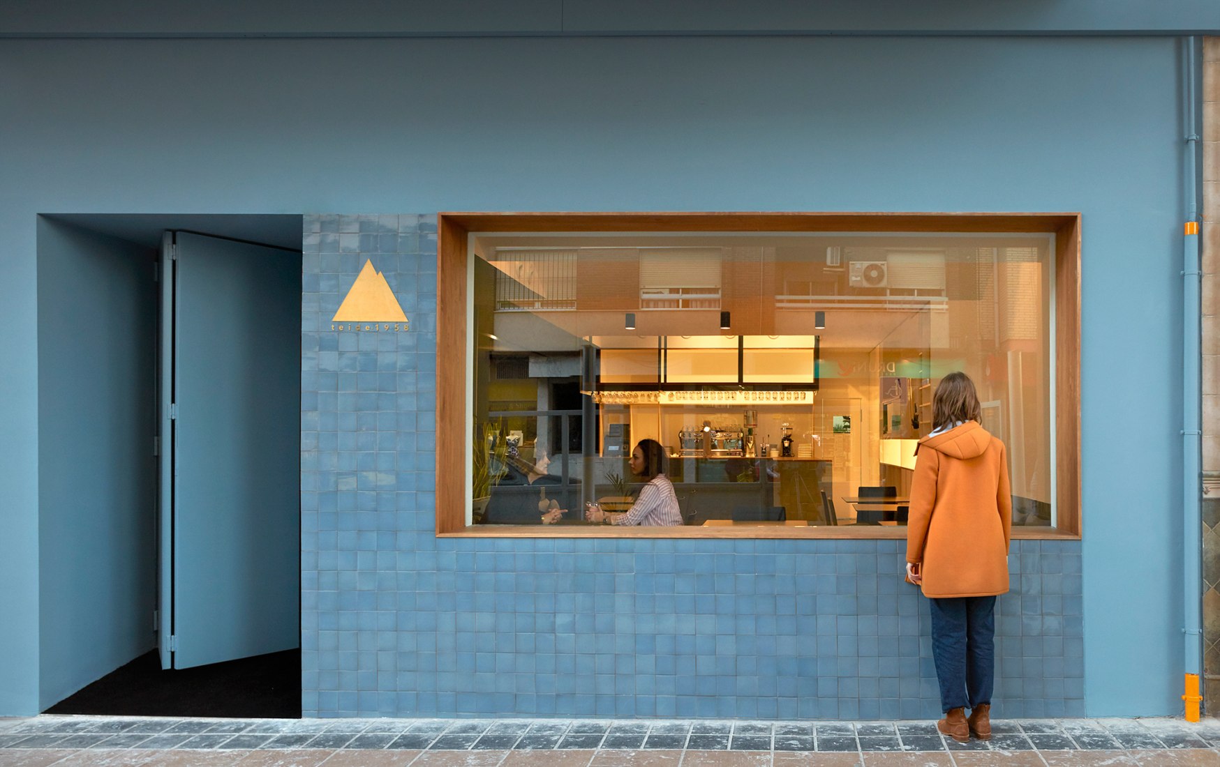 Exterior view. Restaurant Teide. Photograph © Mariela Apollonio.