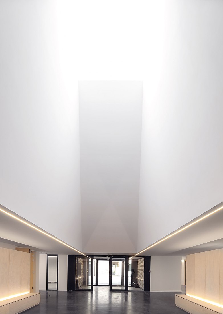 Escuela de música Elancourt por OPUS 5 Architectes. Fotografía © Luc Boegly