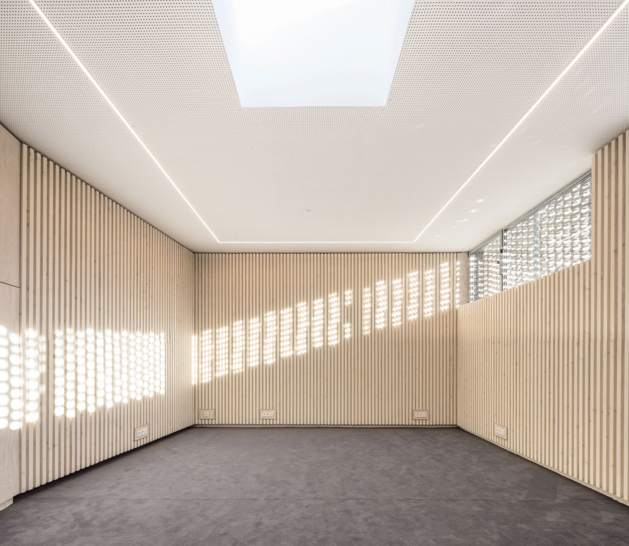 Escuela de música Elancourt por OPUS 5 Architectes. Fotografía © Luc Boegly