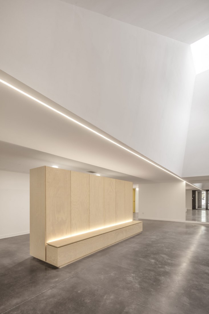 Escuela de música Elancourt por OPUS 5 Architectes. Fotografía © Luc Boegly