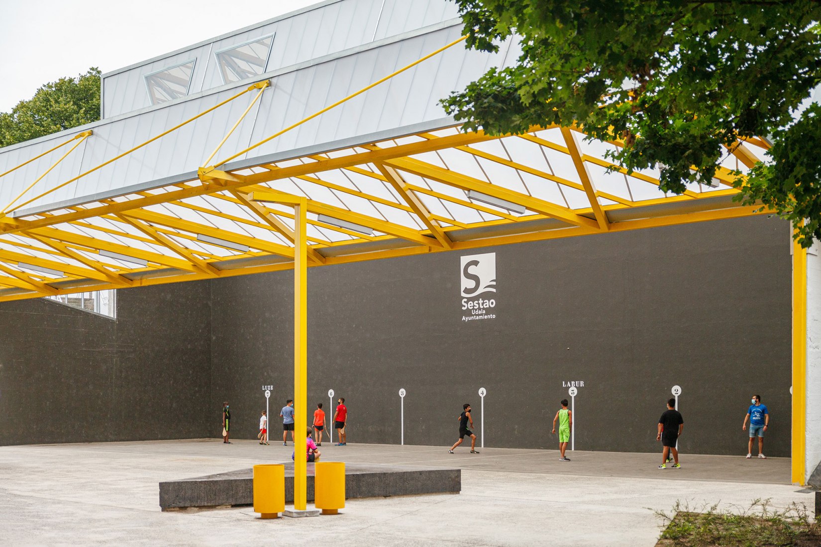 Plaza El Sol por ELE arkitektura + TARTE. Fotografía por Aitor Estevez.