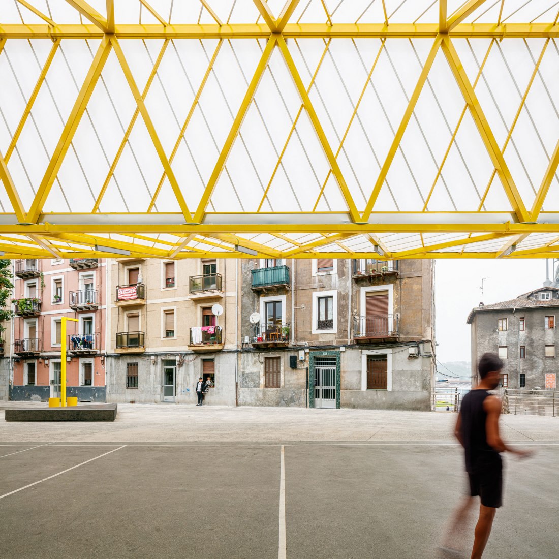 Plaza El Sol por ELE arkitektura + TARTE. Fotografía por Aitor Estevez.