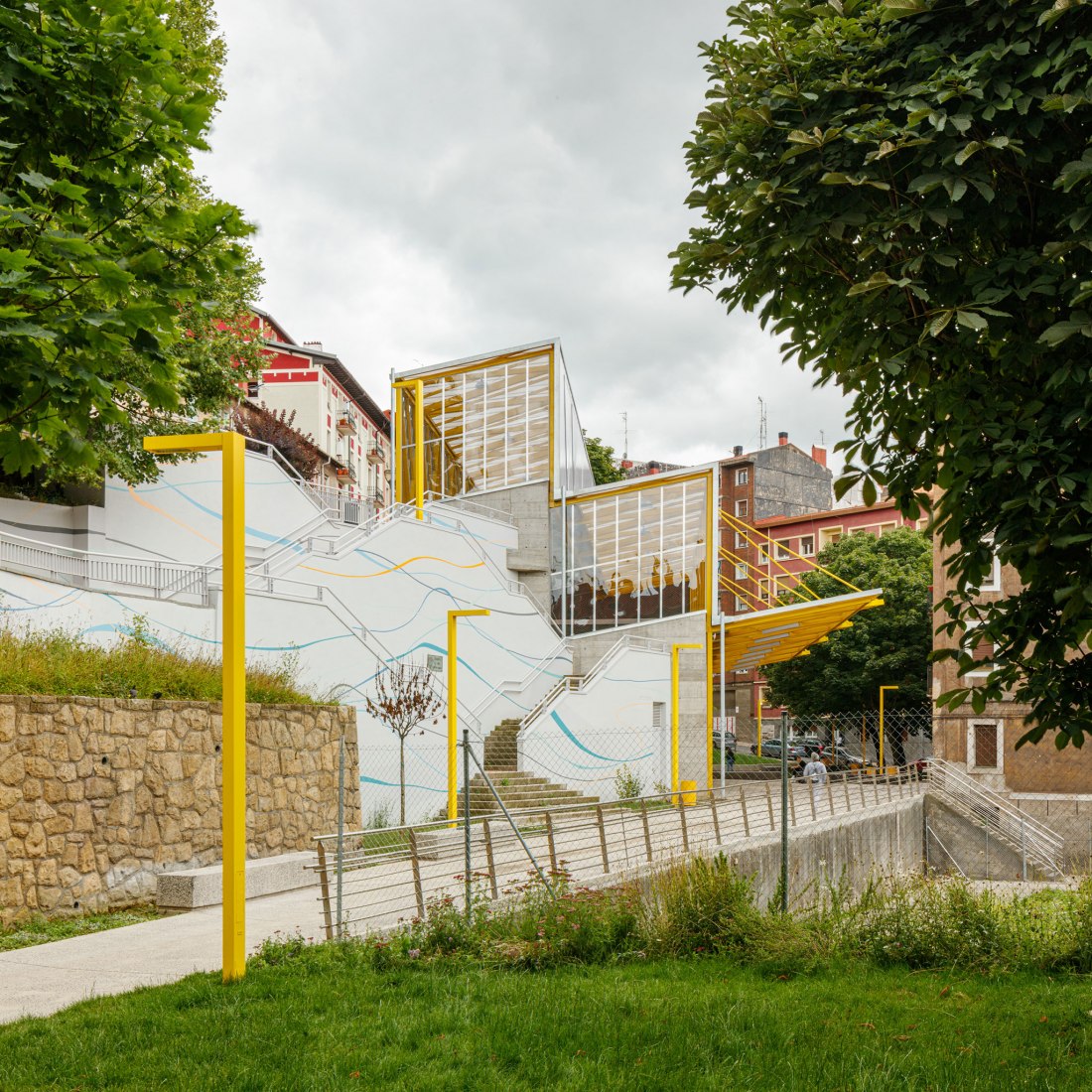 Plaza El Sol por ELE arkitektura + TARTE. Fotografía por Aitor Estevez.