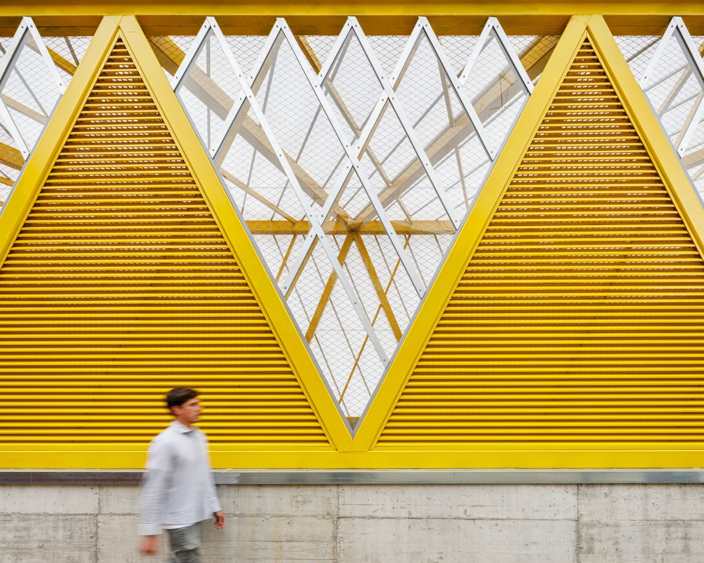 Plaza El Sol por ELE arkitektura + TARTE. Fotografía por Aitor Estevez.