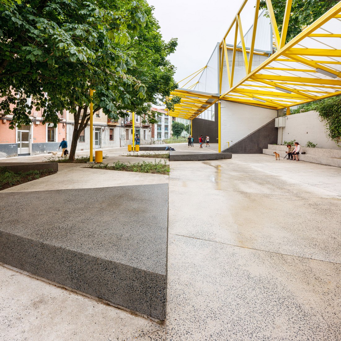 Plaza El Sol por ELE arkitektura + TARTE. Fotografía por Aitor Estevez.