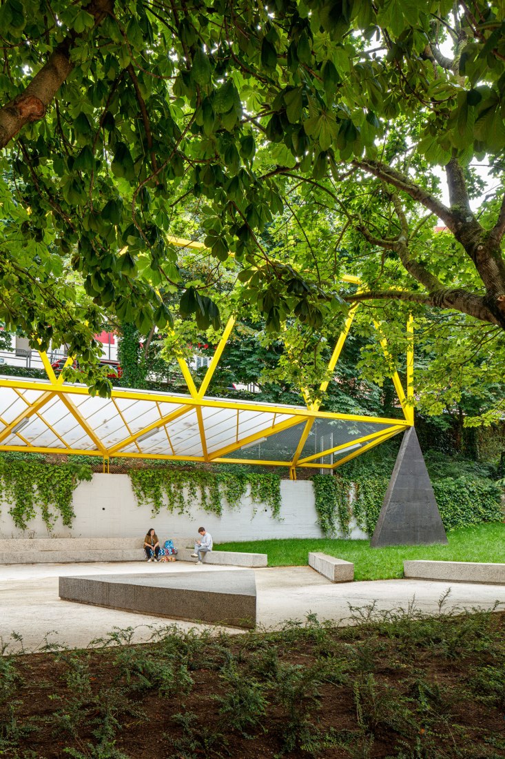 Plaza El Sol por ELE arkitektura + TARTE. Fotografía por Aitor Estevez.