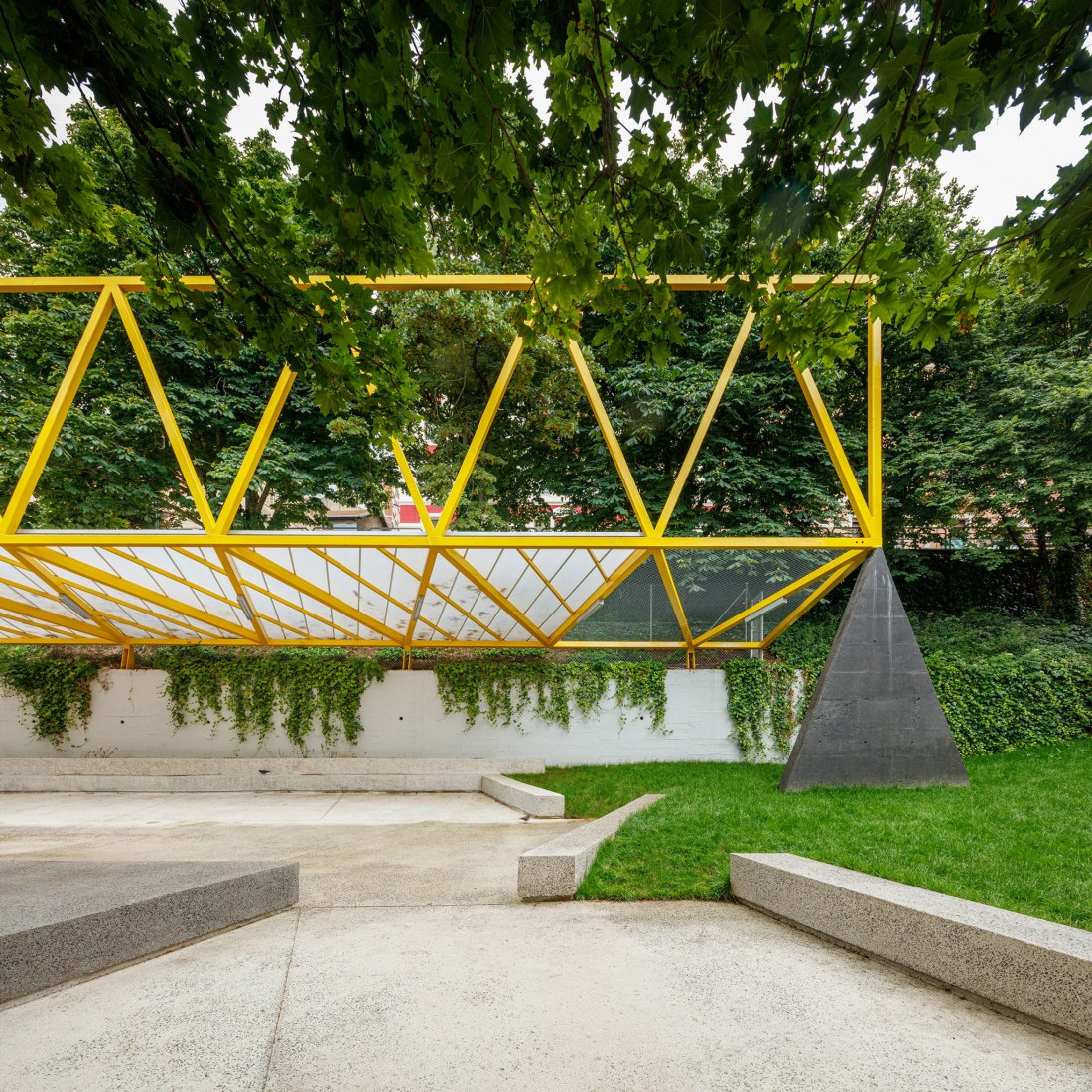 Plaza El Sol por ELE arkitektura + TARTE. Fotografía por Aitor Estevez.