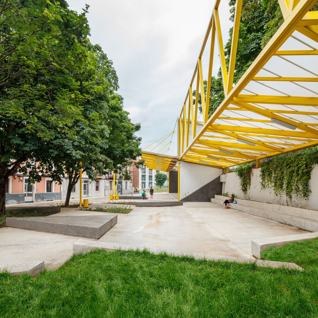 Plaza El Sol por ELE arkitektura + TARTE. Fotografía por Aitor Estevez.