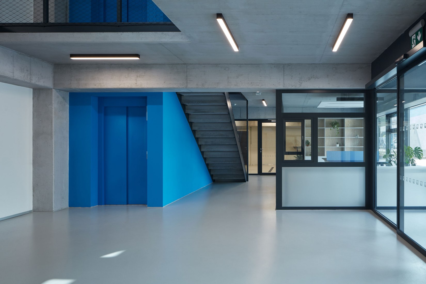 Edificio de manufacturación y administración de Pilana Karbid por Ellement architects. Fotografía por BoysPlayNice