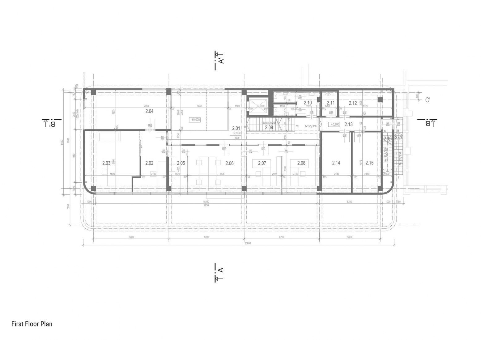 Primera planta. Edificio de manufacturación y administración de Pilana Karbid por Ellement architects