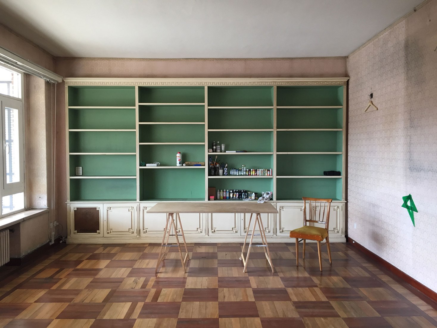 Interior view. REAL STATE, Expanding Cano Lasso. Photograph by Elvira Solana