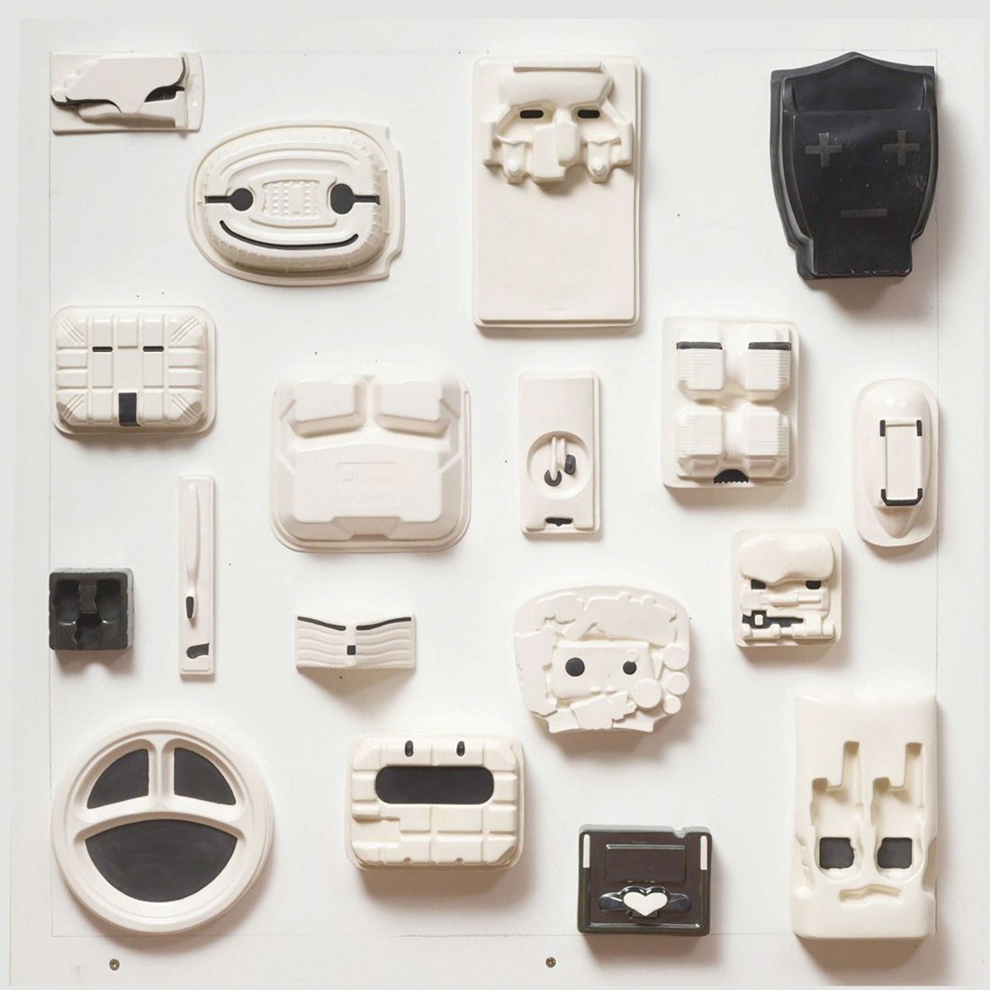 EMOTICONS x m² by PATRICIA CAMET. Image courtesy of Galería Ponce + Robles