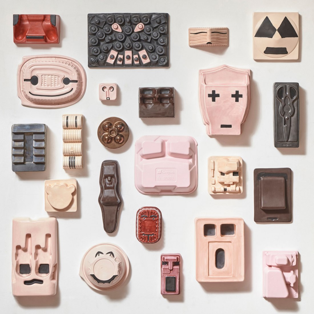 EMOTICONS x m² by PATRICIA CAMET. Image courtesy of Galería Ponce + Robles