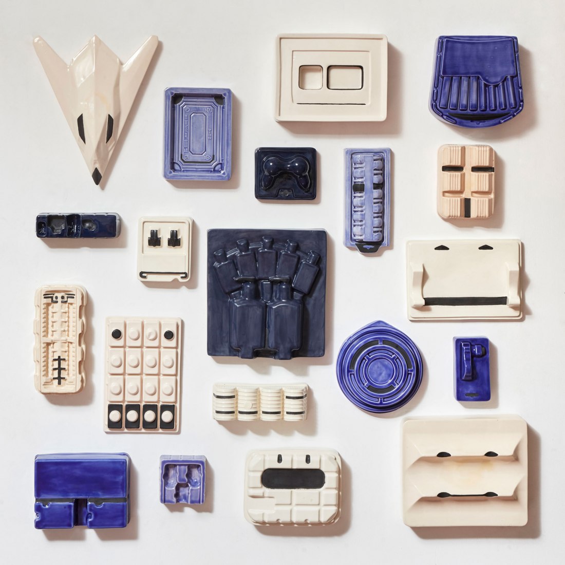 EMOTICONS x m² by PATRICIA CAMET. Image courtesy of Galería Ponce + Robles
