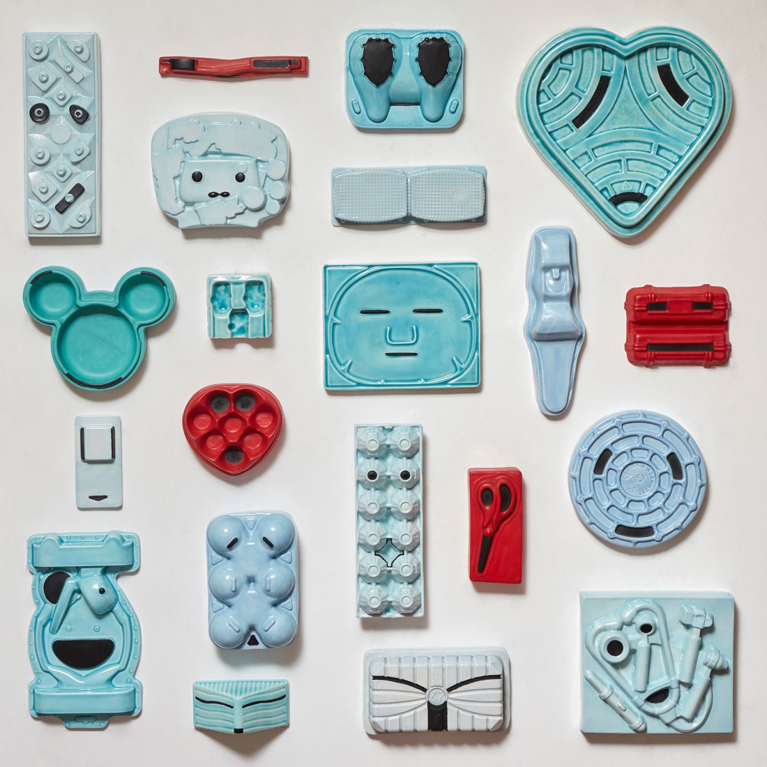 EMOTICONS x m² by PATRICIA CAMET. Image courtesy of Galería Ponce + Robles