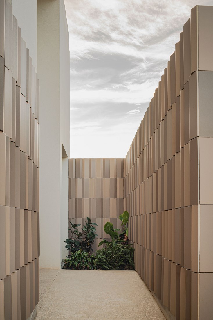 Casa de les Porxades by ENDALT Arquitectes. Photography by David Zarzoso.