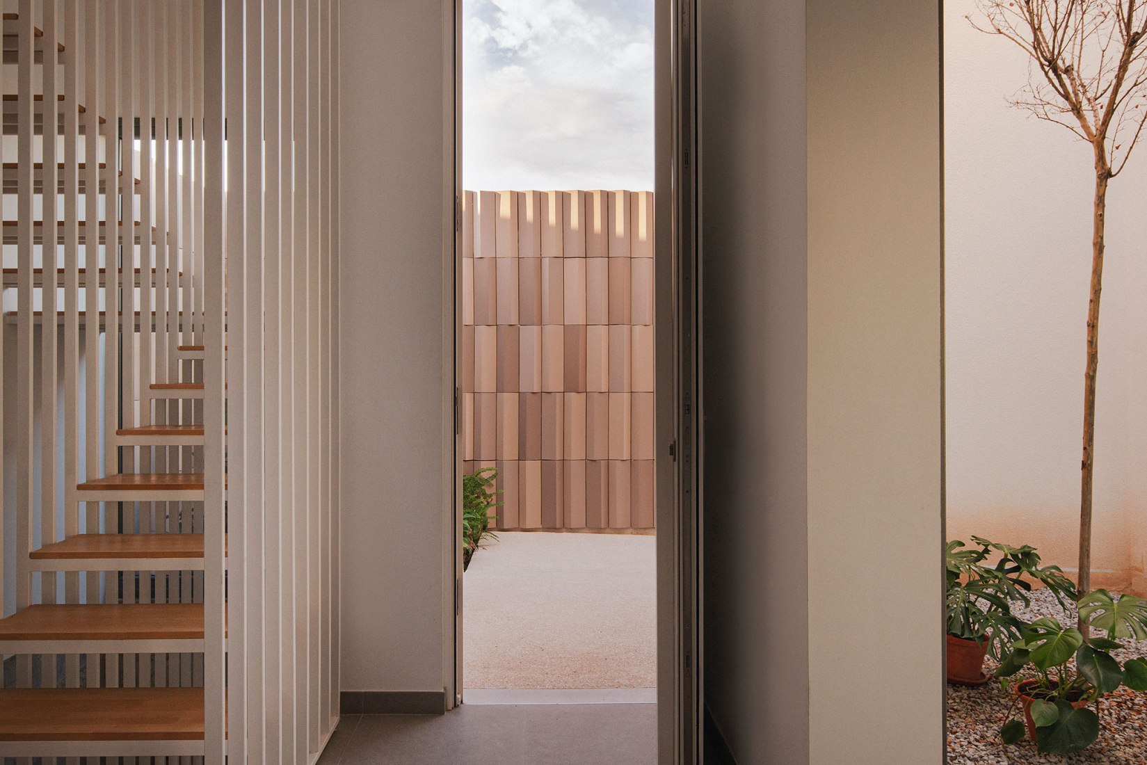Casa de les Porxades by ENDALT Arquitectes. Photography by David Zarzoso.