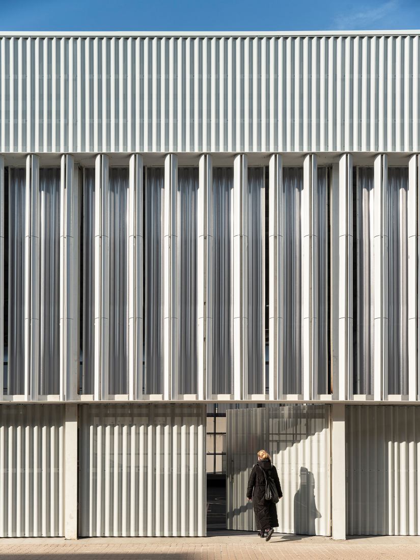 Pabellón Ferrobús por Eovastudio. Fotografía por Fernando Alda.