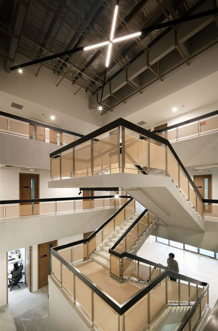 Escuela de Arquitectura por Erik L’Heureux . Fotografía por Finbarr Fallon.