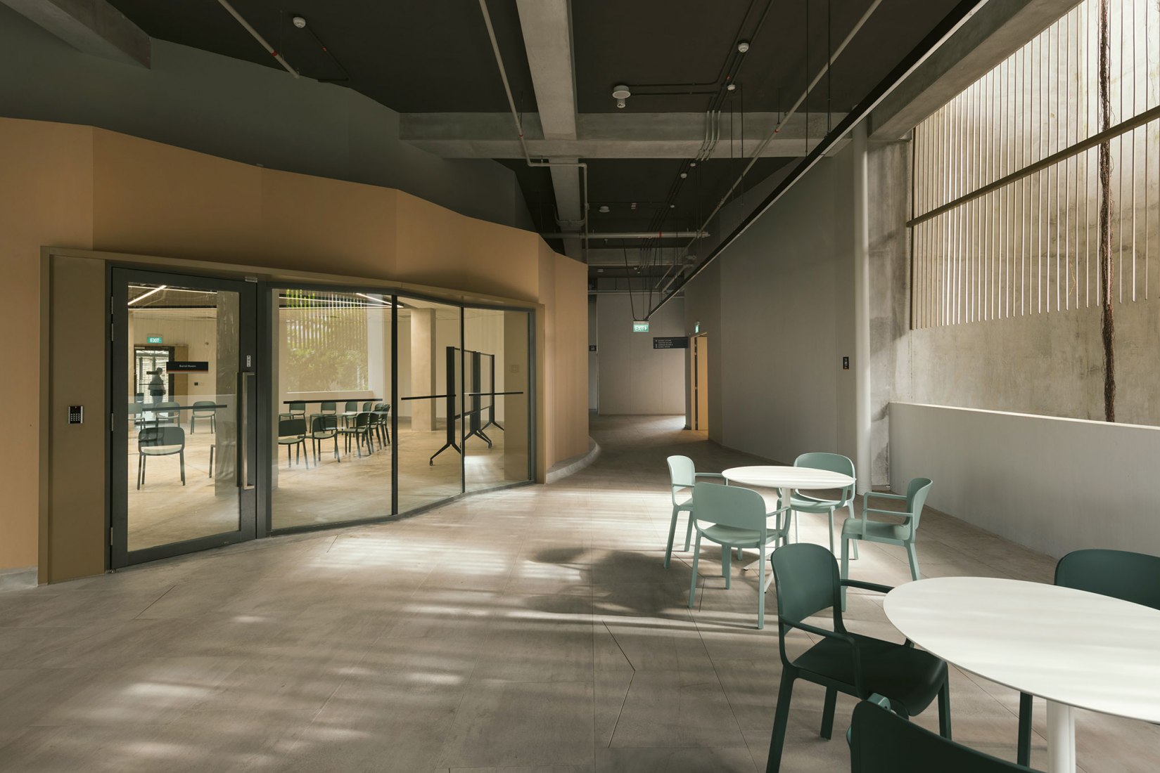 Escuela de Arquitectura por Erik L’Heureux . Fotografía por Finbarr Fallon.