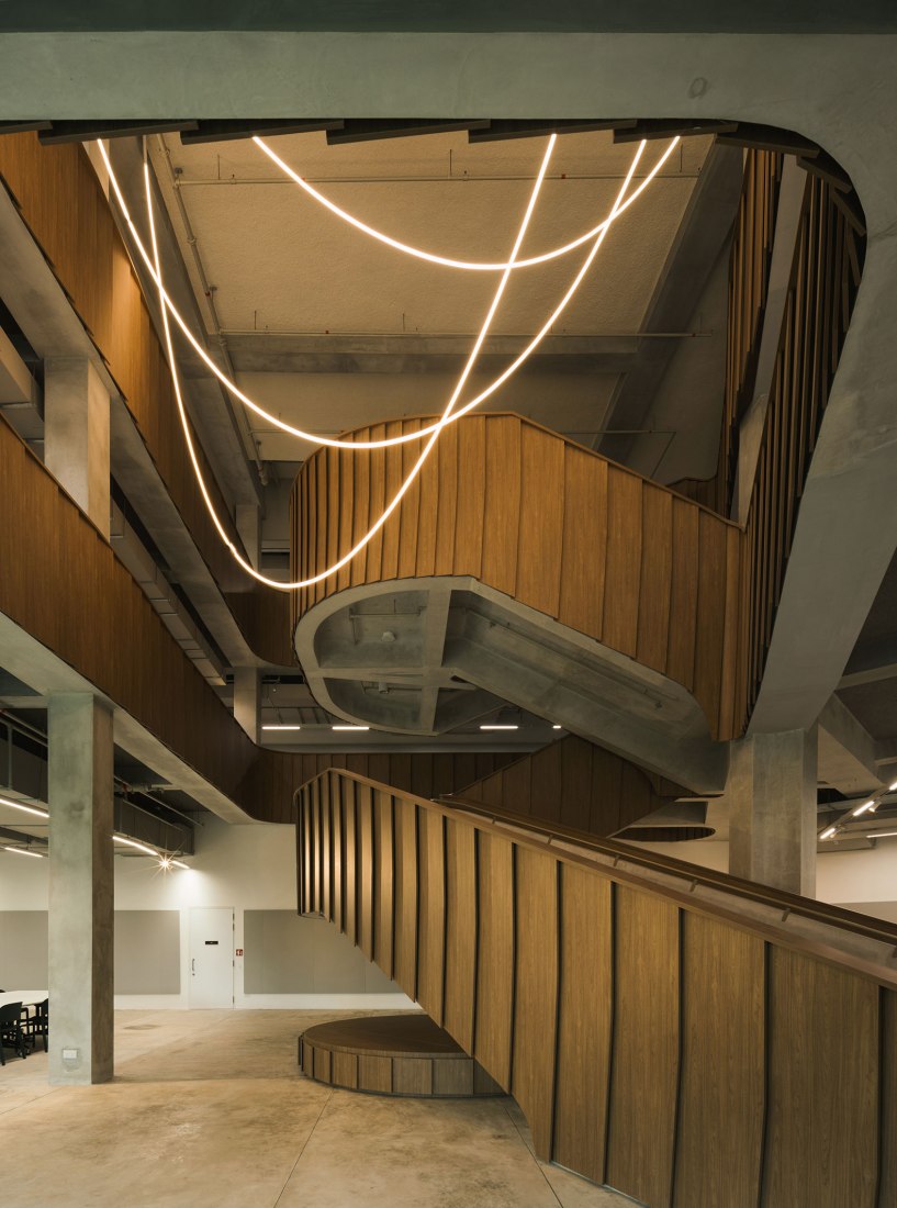 Escuela de Arquitectura por Erik L’Heureux . Fotografía por Finbarr Fallon.