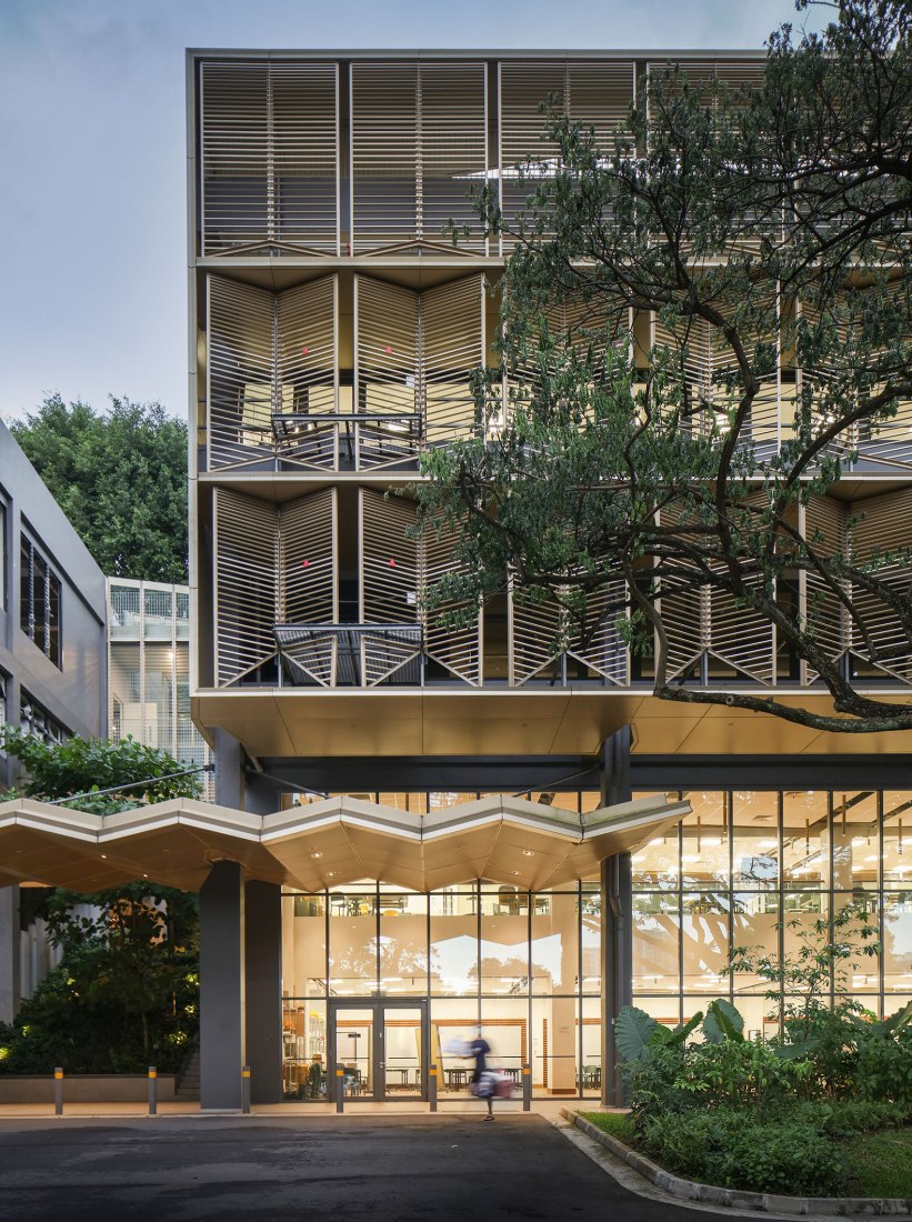 Escuela de Arquitectura por Erik L’Heureux . Fotografía por Finbarr Fallon.