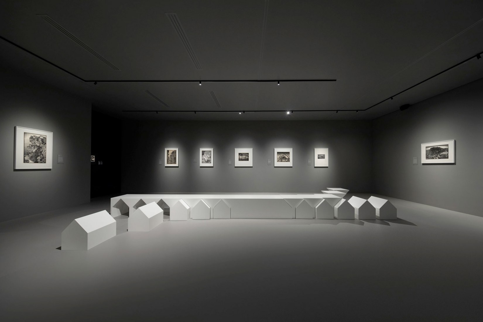 Escher x nendo | Between Two Worlds. Fotografía por Takumi Otan Two Worlds. Photograph by Takumi Ota
