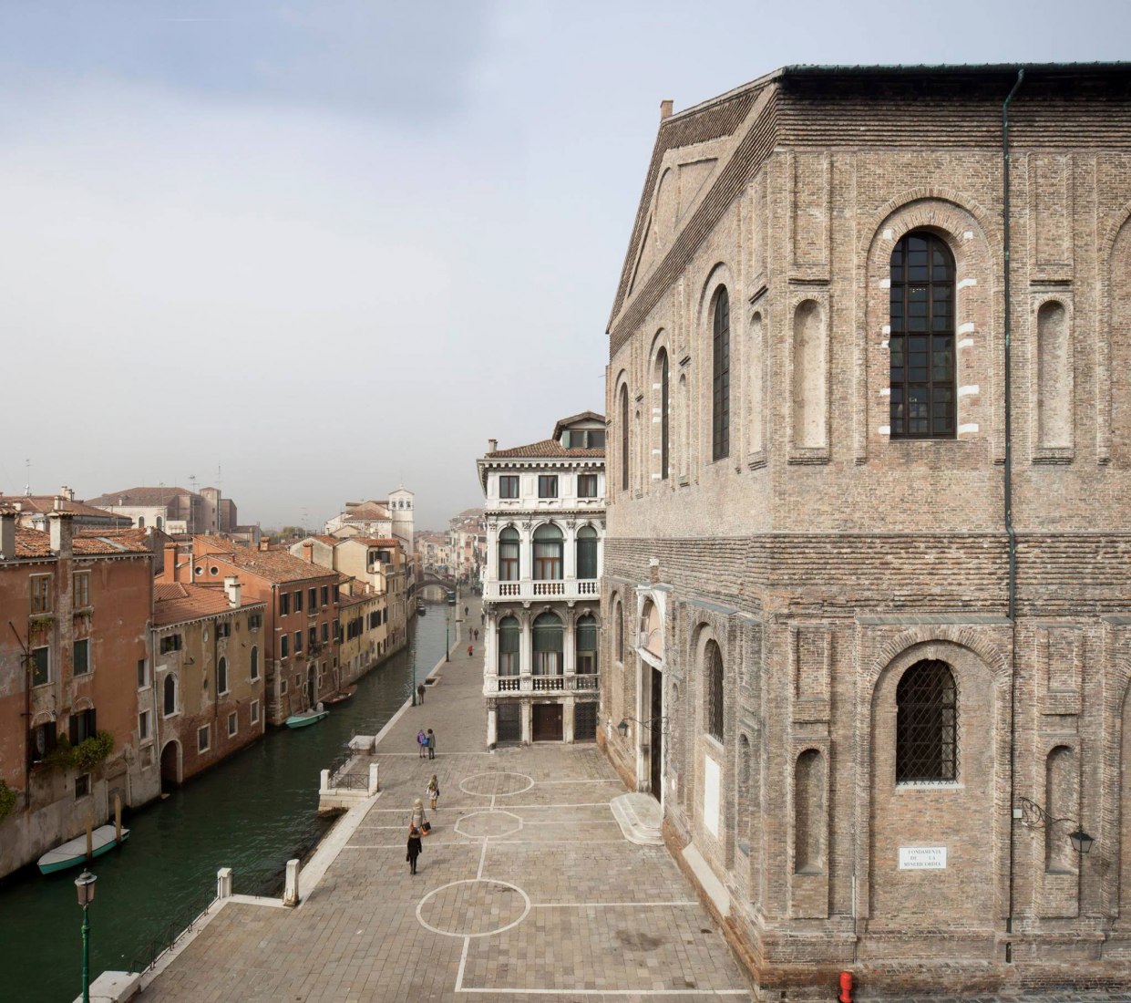 Vista exterior. Imagen cortesía de Scuola Grande Della Misericordia di Venezia. 