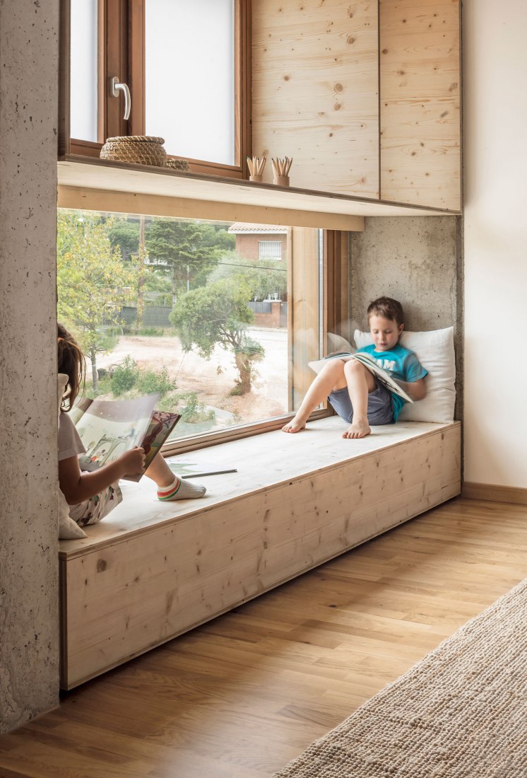 Escuela El Til·ler por Eduard Balcells + Ignasi Rius + Tigges Architekt. Fotografía por Adrià Goula.