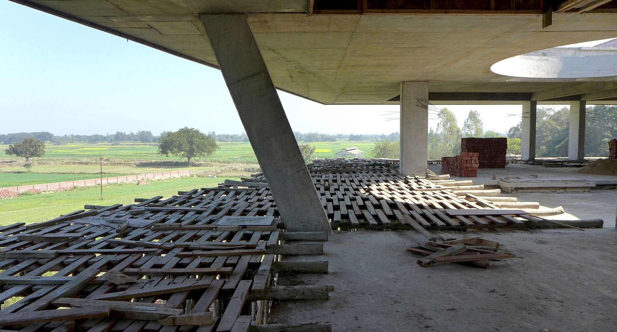 Obra. Escuela primaria Taksila Roots por SGA-Studio.