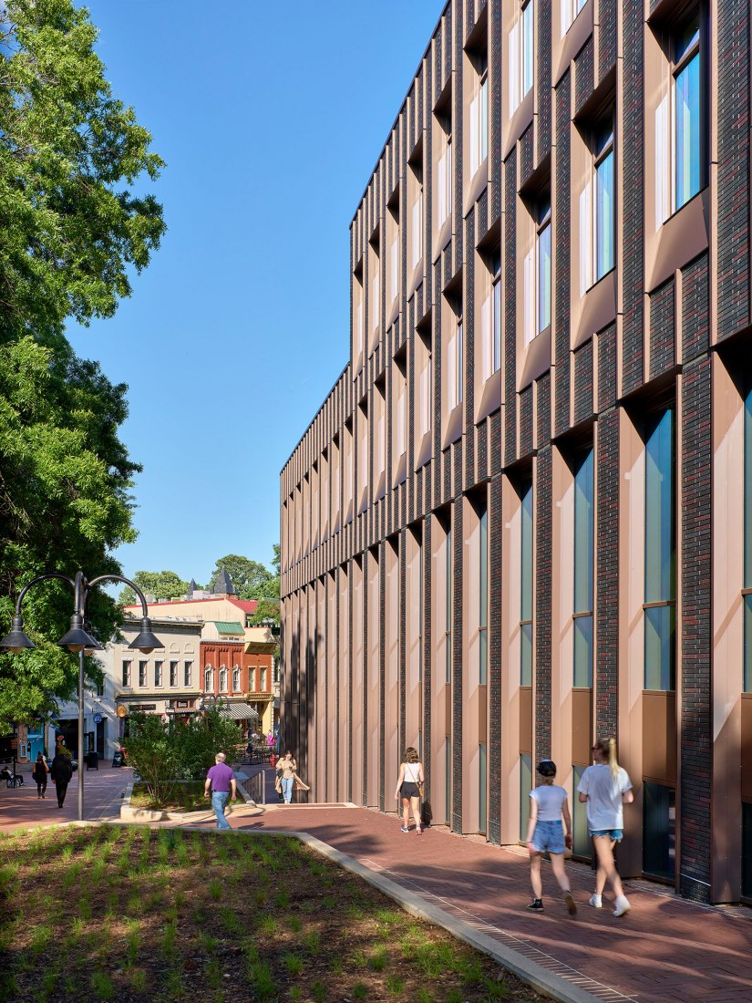 Center for Developing Entrepreneurs by EskewDumezRipple and WOLF ACKERMAN. Photograph by Alan Karchmer.