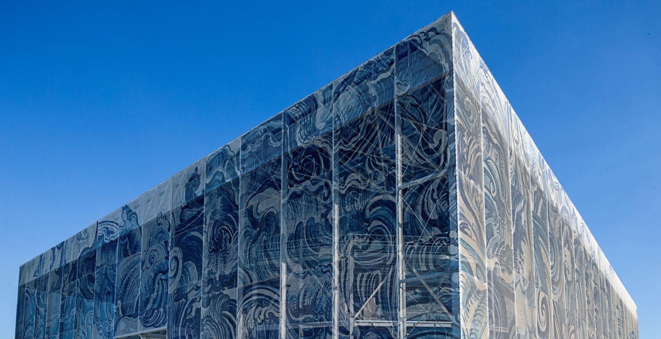 Corner details. Adriana Varejão’s treatment for the aquatics center built for the 2016 Olympic Games. Image courtesy of Adriana Varejão.