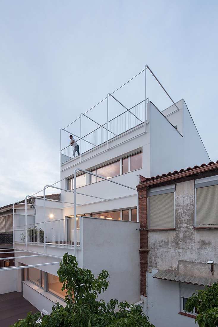 Henche House by Taller Abierto. Photograph by Eduardo Mascagni Valero