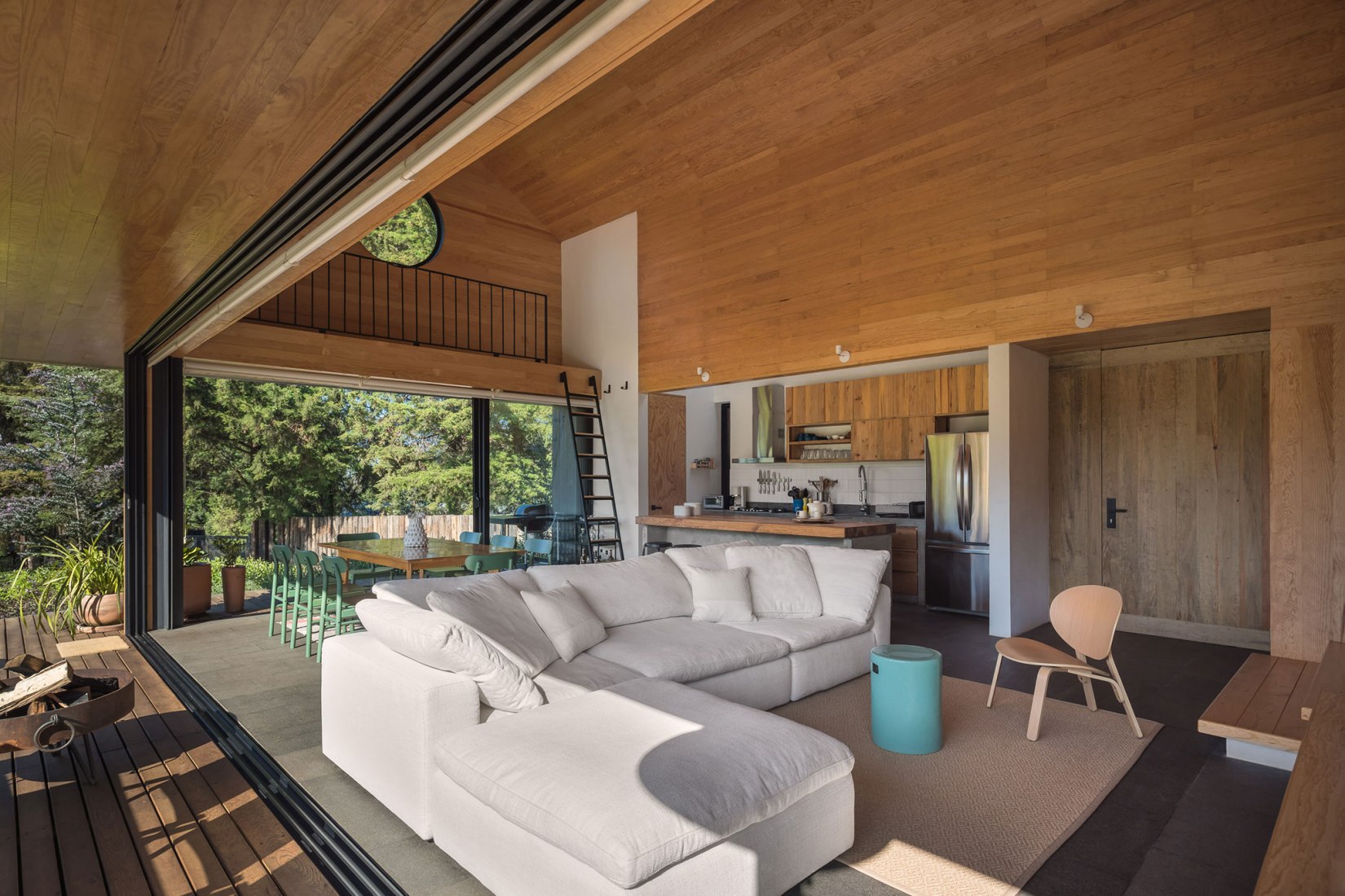 Casa Gardenia por Estudio Atemporal. Fotografía por Luis Gallardo.
